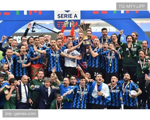 国米球迷热情高涨，蓝黑军团赛季激战表现引期待