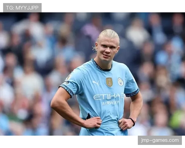 哈兰德是“吃饼”前锋还是现代中锋典范：战术角色与进球效率分析