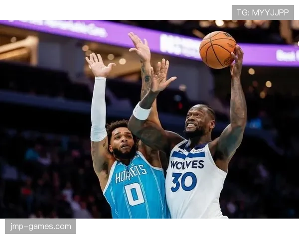 兰德尔较上季背身单打回归 对位内线效率飙升